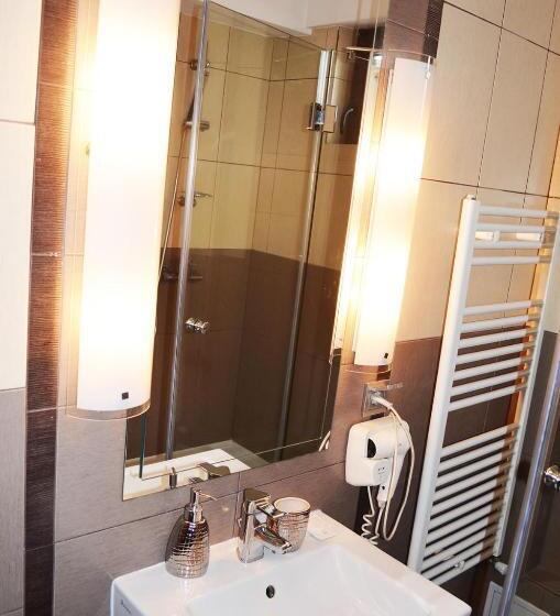 高级大房间, Premier