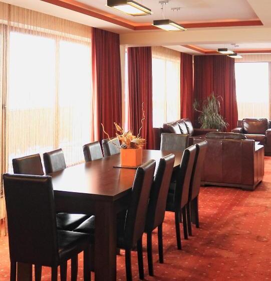 带1个卧室的带阳台的公寓, Premier