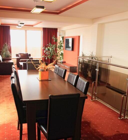 带1个卧室的带阳台的公寓, Premier