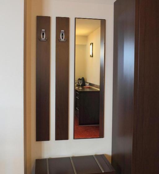 带1个卧室的带阳台的公寓, Premier