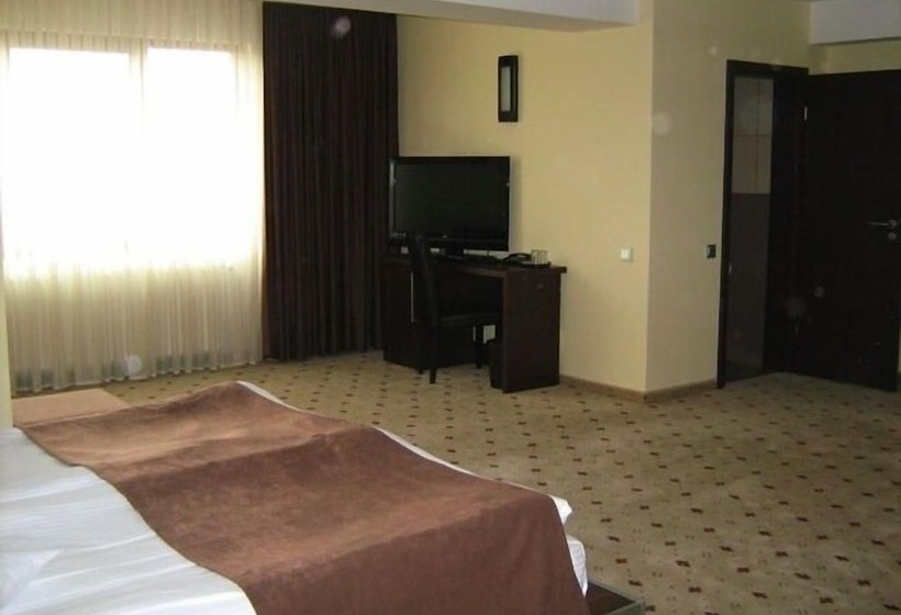 高级大房间, Premier