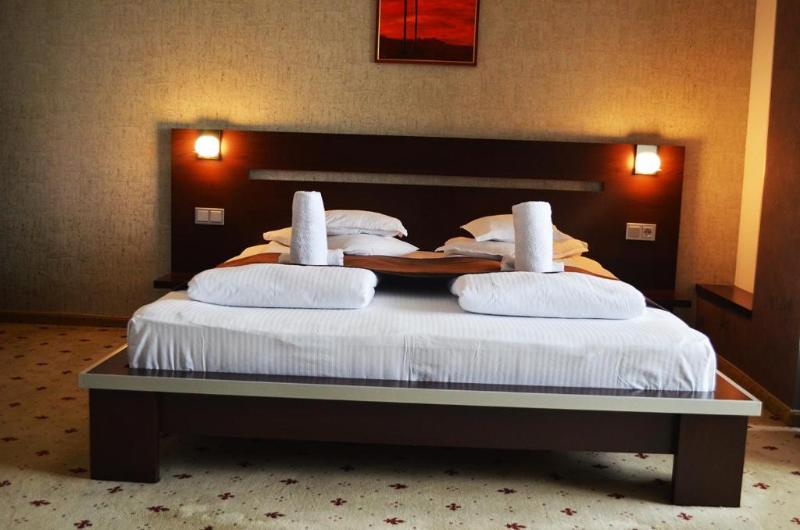 高级大房间, Premier