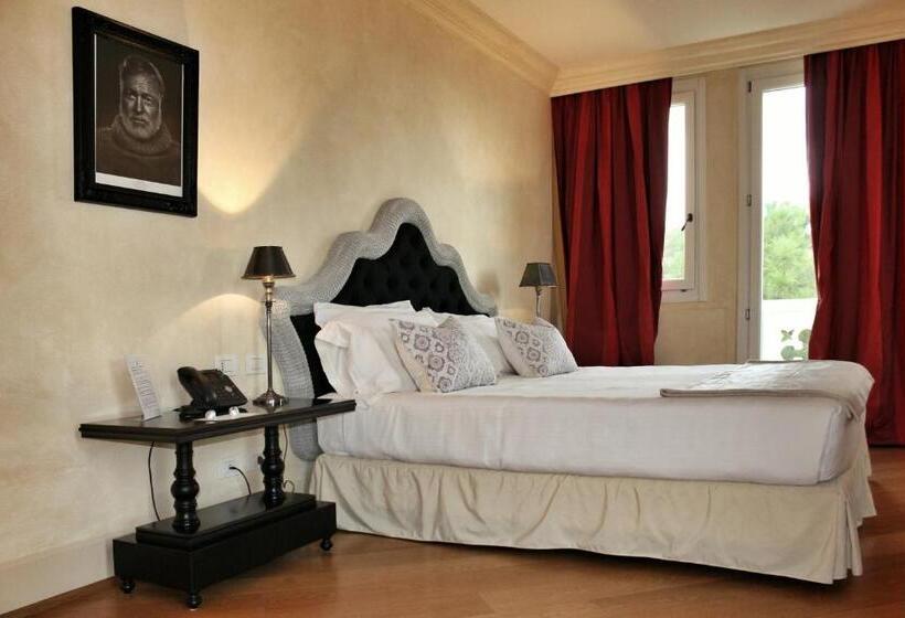 スタンダードルーム, Siri