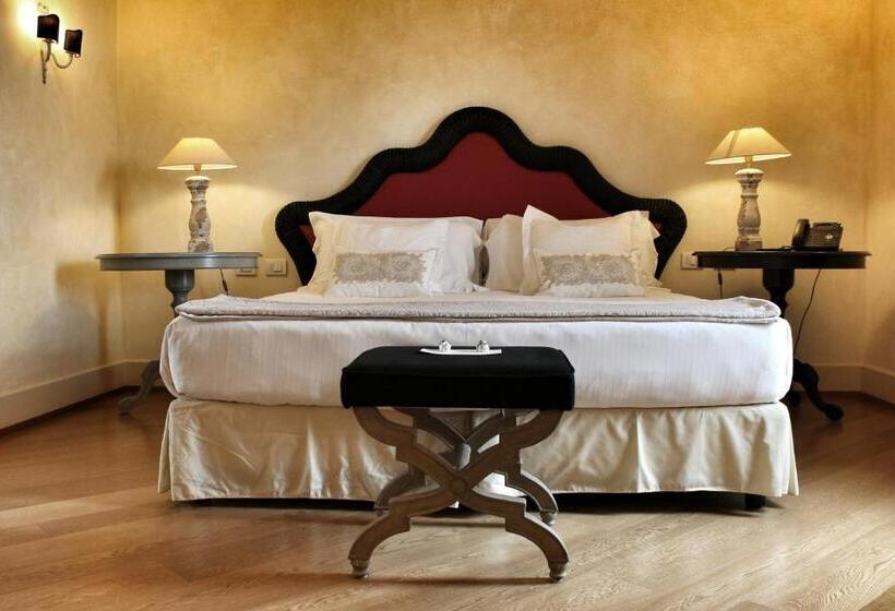 スタンダードルーム, Siri