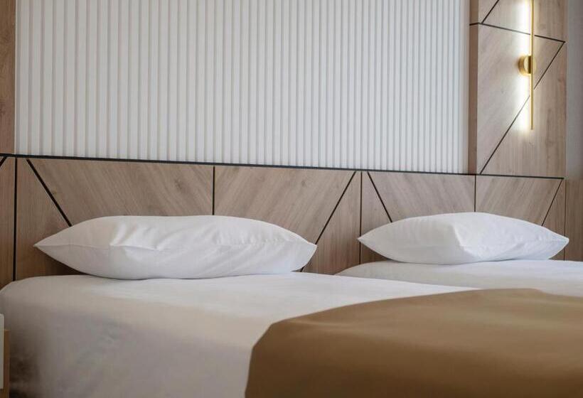 اتاق استاندارد, Tara Becici