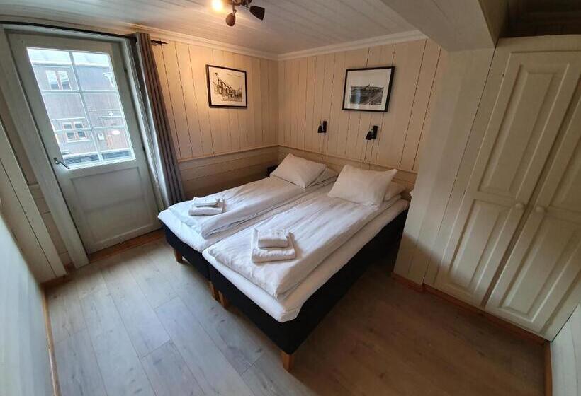 חדר משפחתי, Vertshuset Røros
