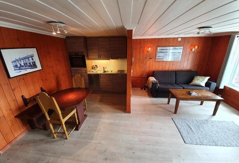 חדר משפחתי, Vertshuset Røros