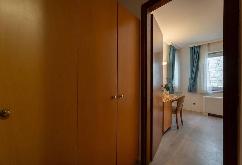 Standard-huone, Villa Fontana