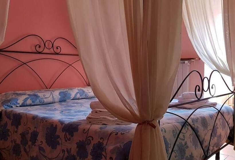 غرفة قياسية ثلاثية, Residence Sant'uberto