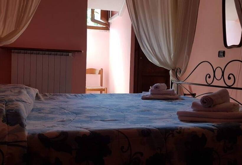 غرفة قياسية ثلاثية, Residence Sant'uberto