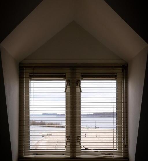 Номер Стандарт Вид на Озеро, Restaurant & Hotel Monopole Harderwijk