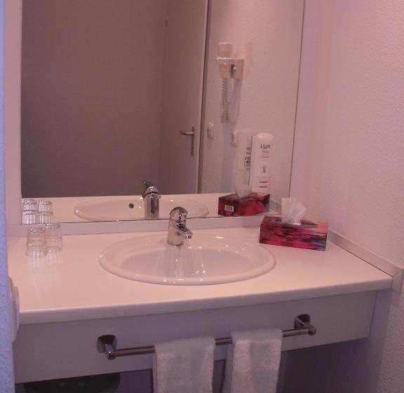 Номер Стандарт Трехместный, Center Hotel Drive Inn
