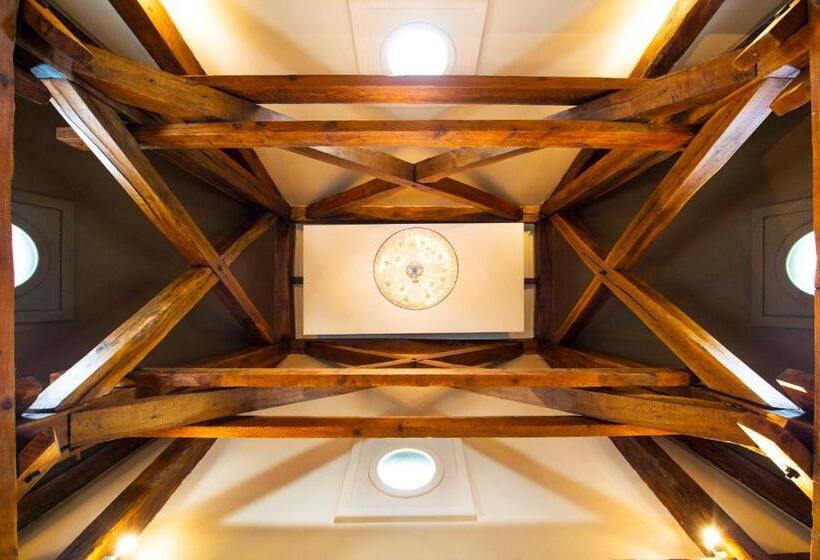 סוויטה, Chateau Hotel De Belmesnil