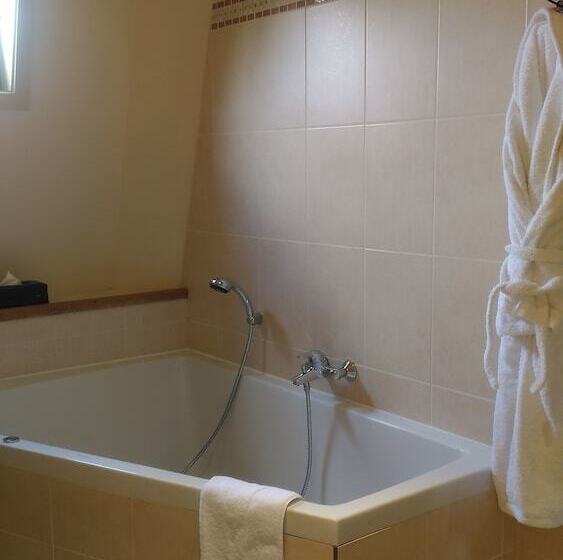 סוויטה, Chateau Hotel De Belmesnil