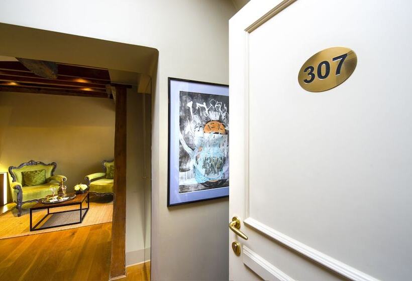 סוויטה, Chateau Hotel De Belmesnil