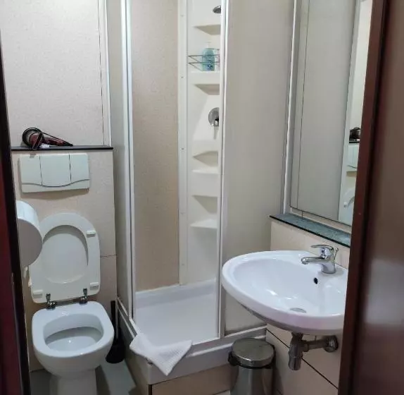 اتاق استاندارد یک نفره, Albergo Caffaro