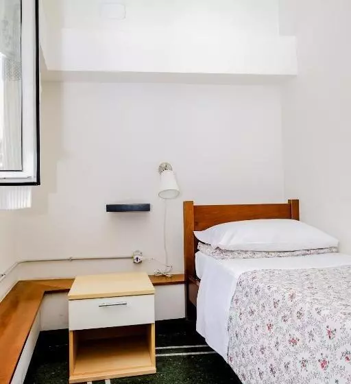 اتاق استاندارد یک نفره, Albergo Caffaro