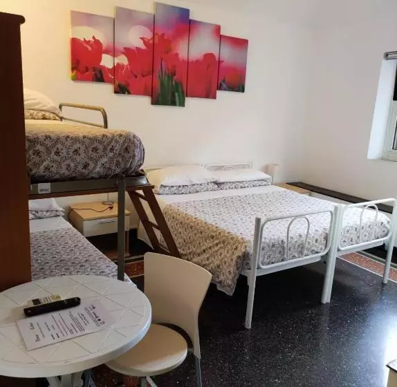 اتاق استاندارد چهار تخته, Albergo Caffaro