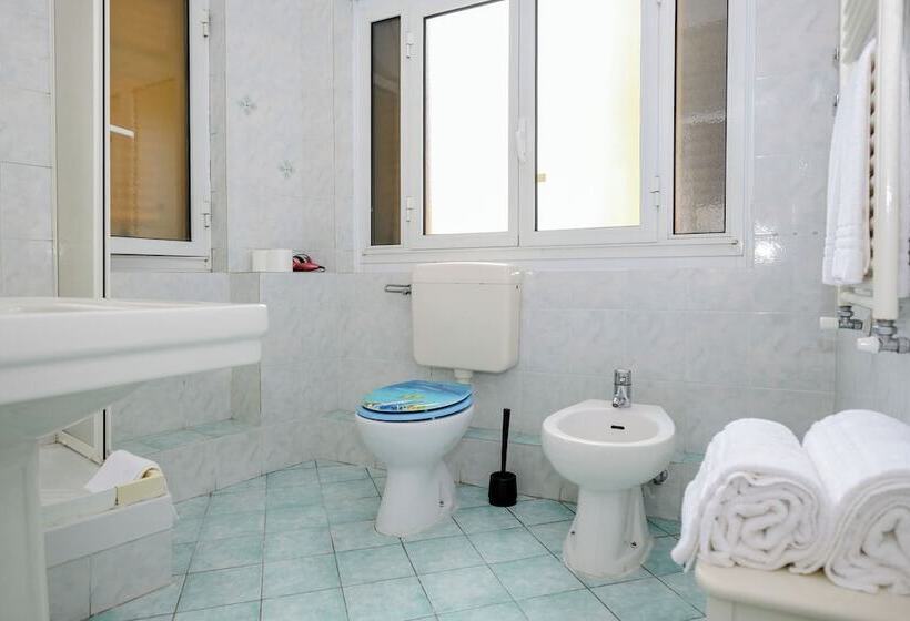 Standard Szoba, Albergo Caffaro