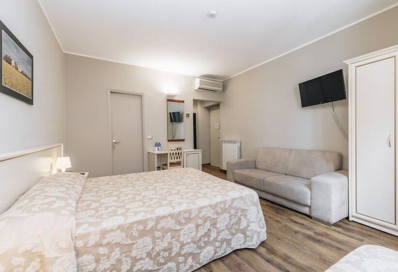 اتاق استاندارد چهار تخته, Astoria