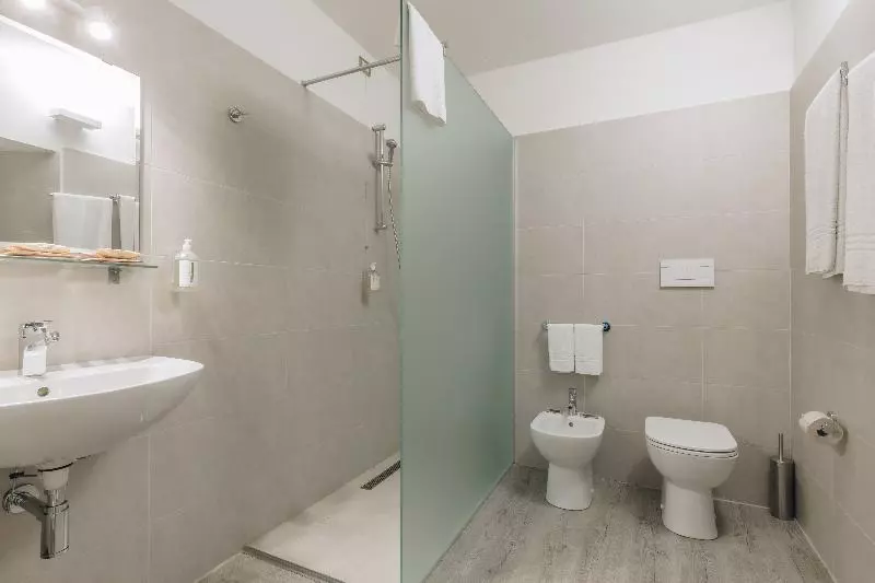 اتاق استاندارد, Astoria
