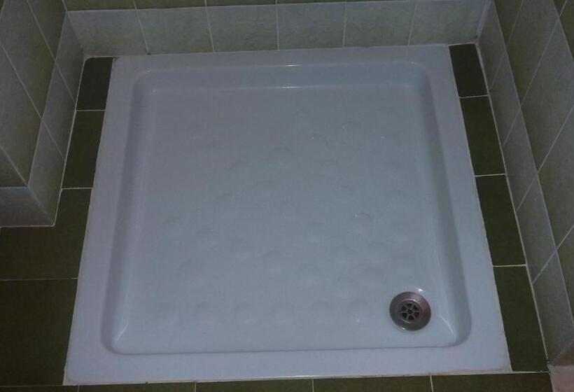 غرفة قياسية ثلاثية مزودة بشرفة, Chiara