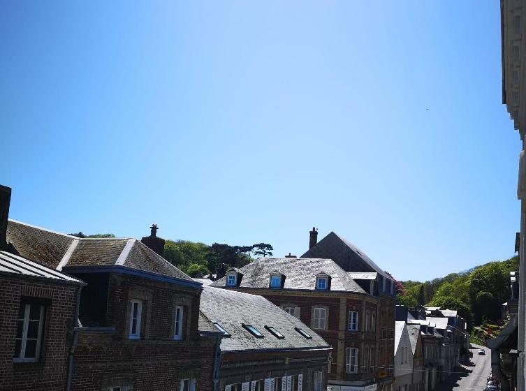 Номер Комфорт, Detective