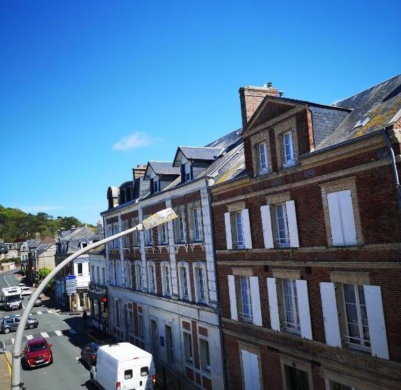 コンフォートルーム, Detective