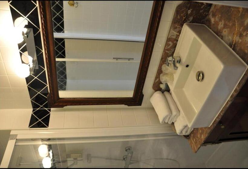 Полулюкс, Detective