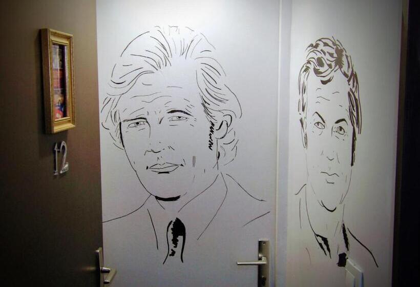 Номер Дюплекс, Detective