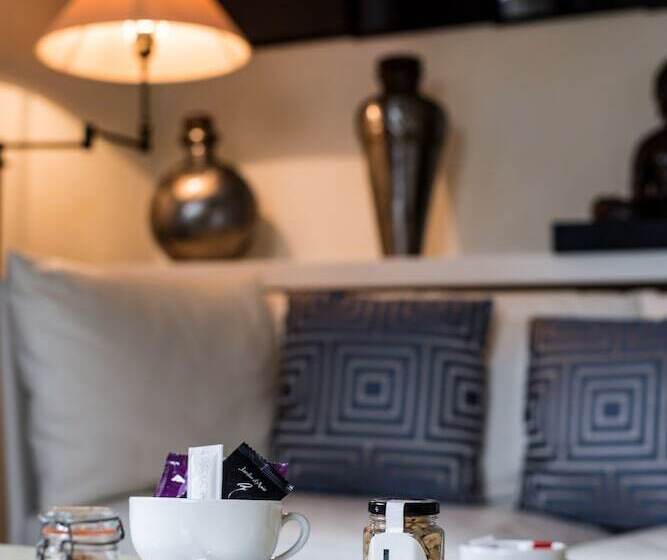 جناح جونيور, Du Cote Des Olivades