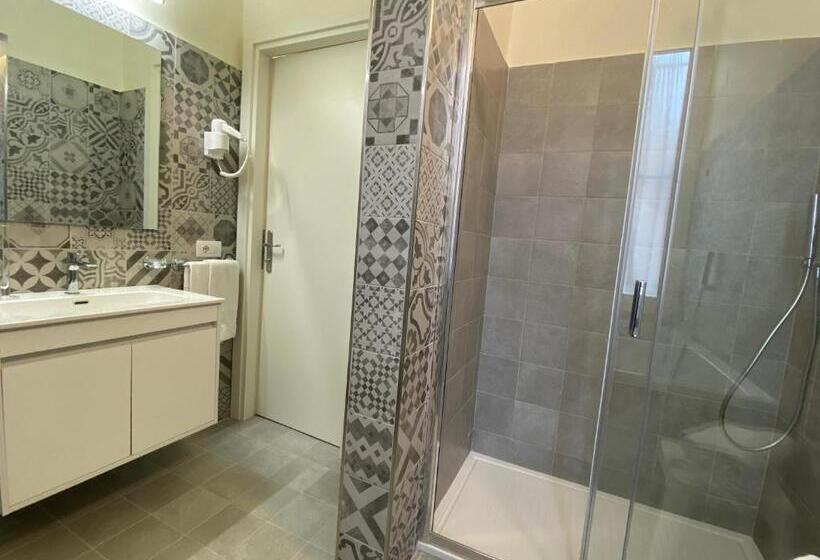 Номер Superior, Eletto