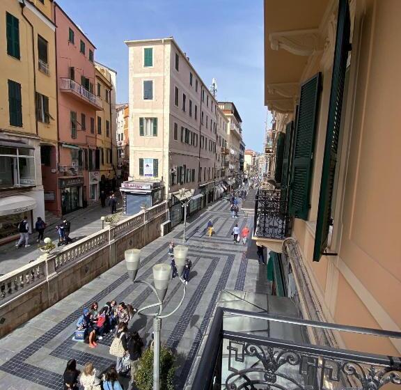 Номер Стандарт Трехместный, Eletto