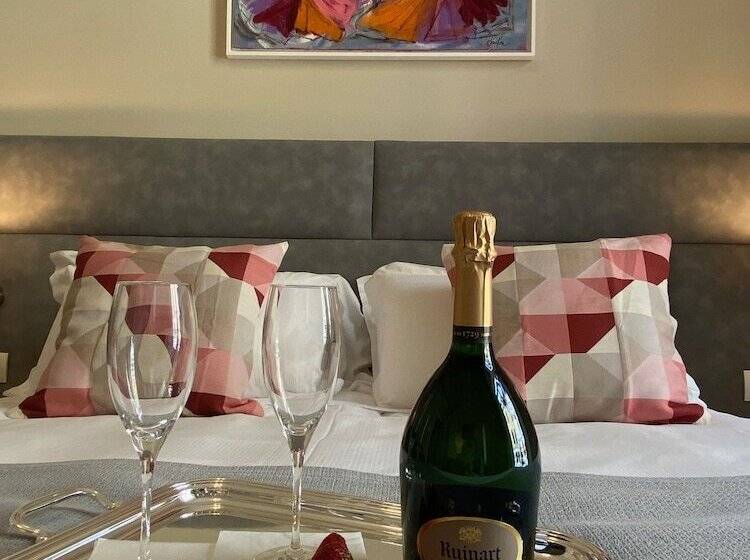 Номер Superior, Eletto