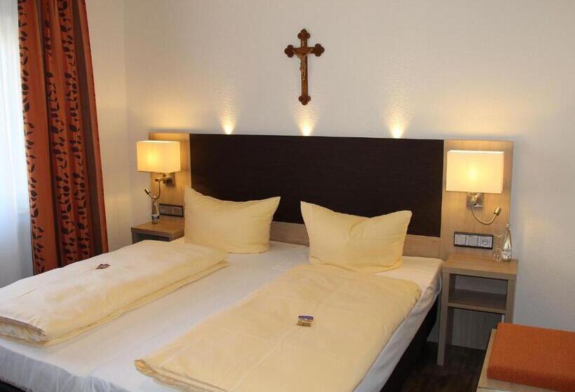 Номер Стандарт, Engel