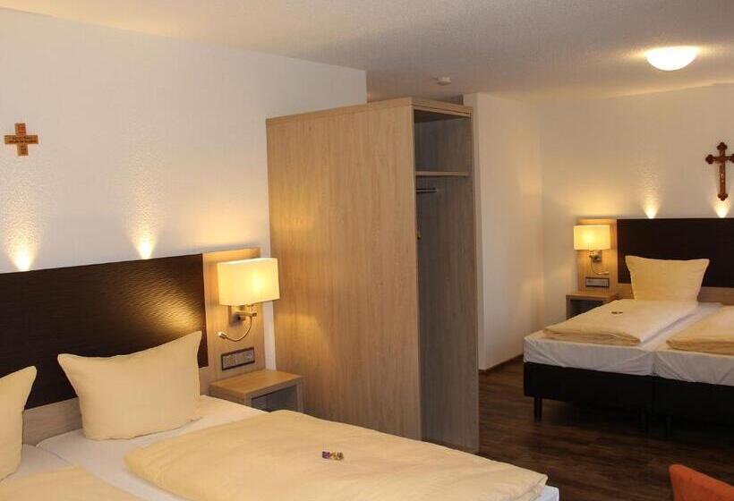 Семейный Номер, Engel