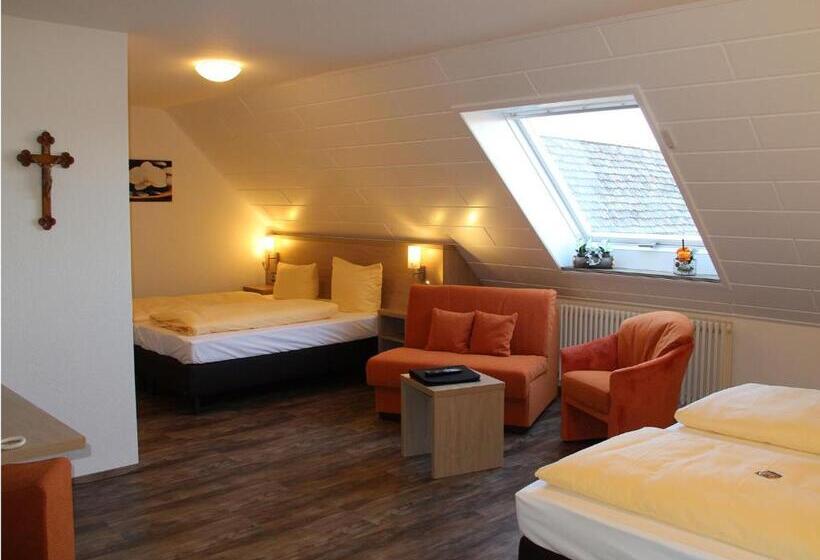 Семейный Номер, Engel