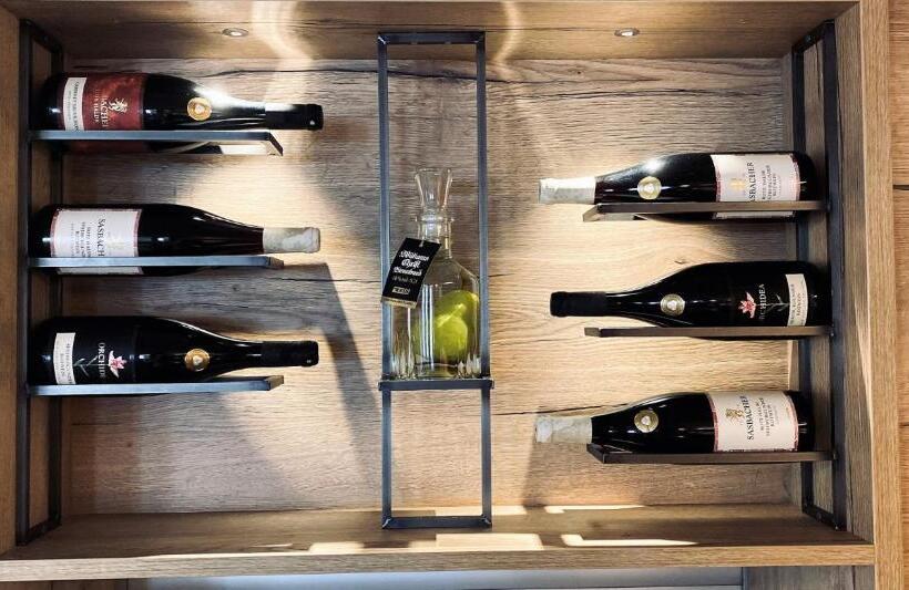 Семейный Номер, Engel