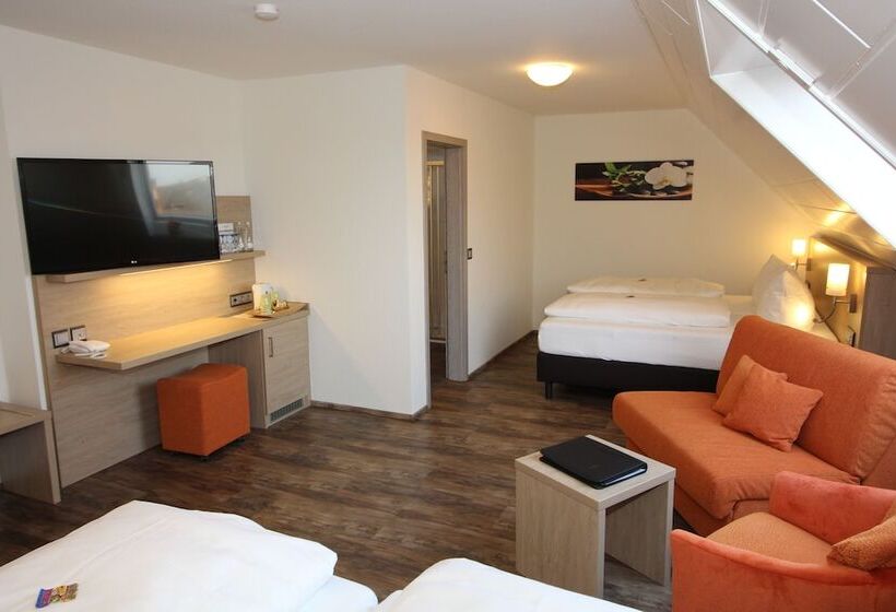 Семейный Номер, Engel