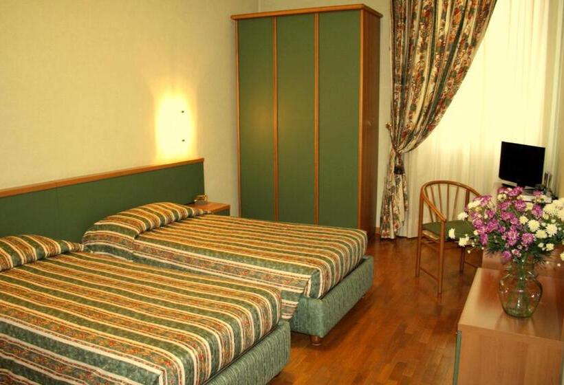 スタンダードトリプルルーム, Gambara