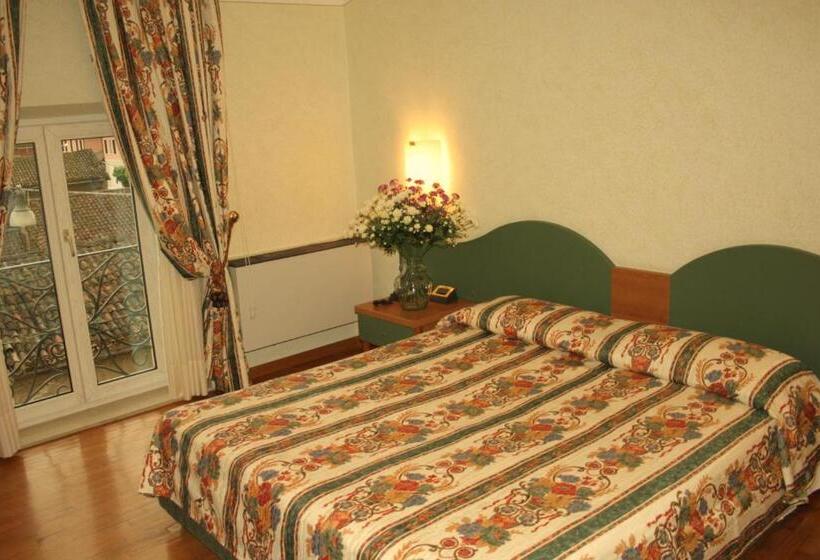 スタンダードトリプルルーム, Gambara