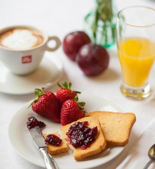 テラス付きデラックスルーム, Gambara