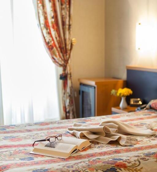 テラス付きデラックスルーム, Gambara