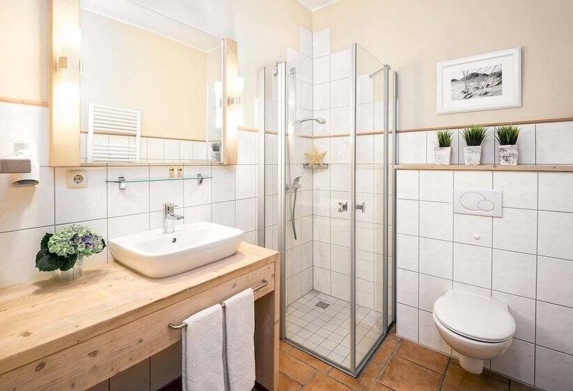 컴포트 룸, Hinrichs