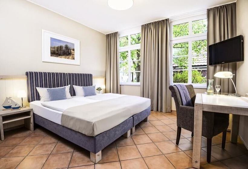 컴포트 룸, Hinrichs