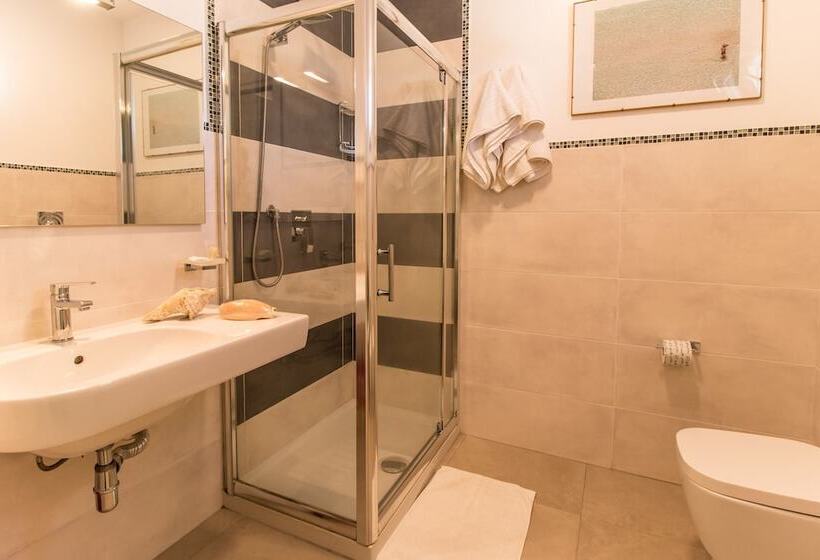 수피리어 룸, Il Faro Della Guitgia Tommasino