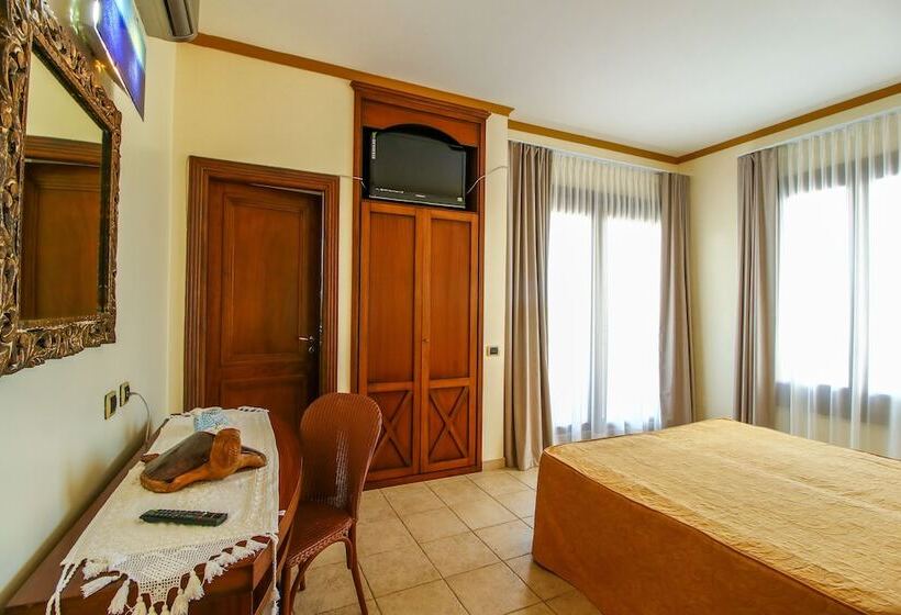 수피리어 트리플 룸, Il Faro Della Guitgia Tommasino