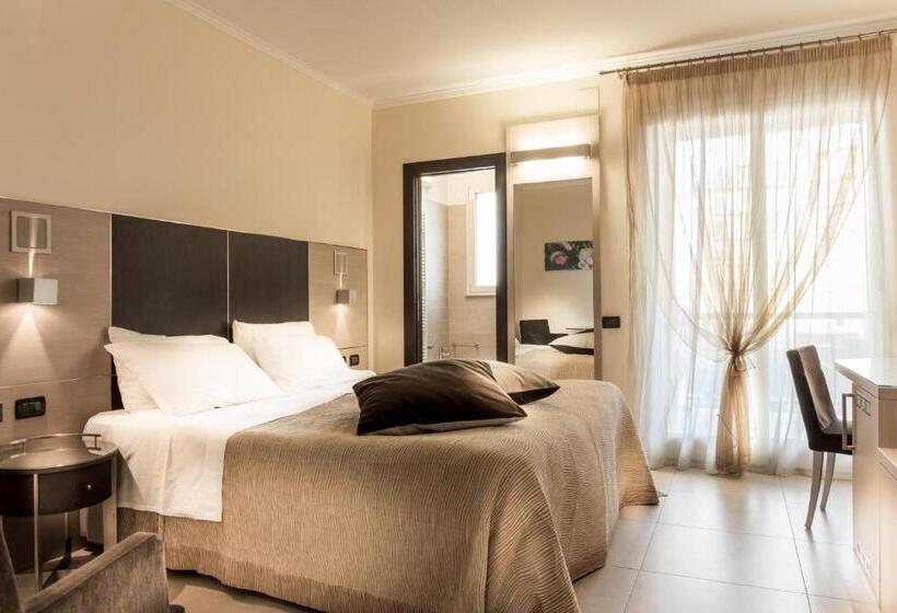 标准三人间, Imperial