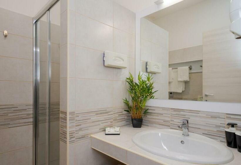 Comfort-huone, sivuttainen merinäköala, Jonio