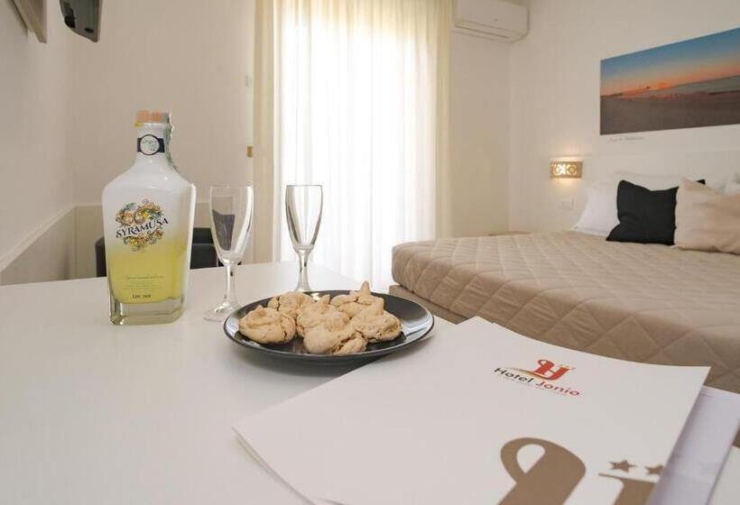 Superior-huone Merinäkymä, Jonio